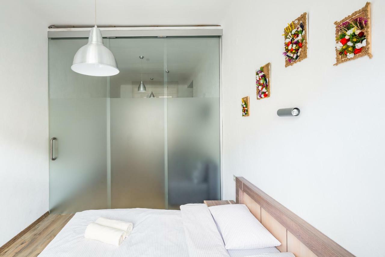 Romari Площа Ринок 29 Apartment Лвив Екстериор снимка