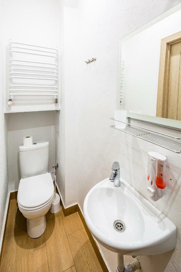 Romari Площа Ринок 29 Apartment Лвив Екстериор снимка